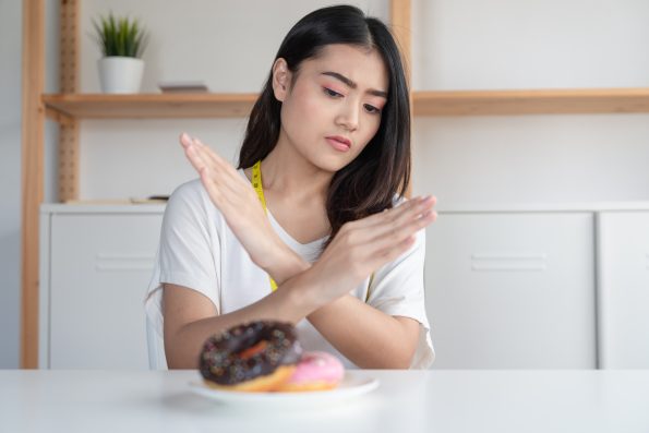 Kurang nafsu makan adalah masalah yang sering dianggap remeh, padahal bisa dialami oleh siapa saja, baik anak-anak maupun orang dewasa. Kondisi ini mungkin terlihat sepele, tapi bisa jadi sinyal adanya masalah kesehatan yang lebih serius.